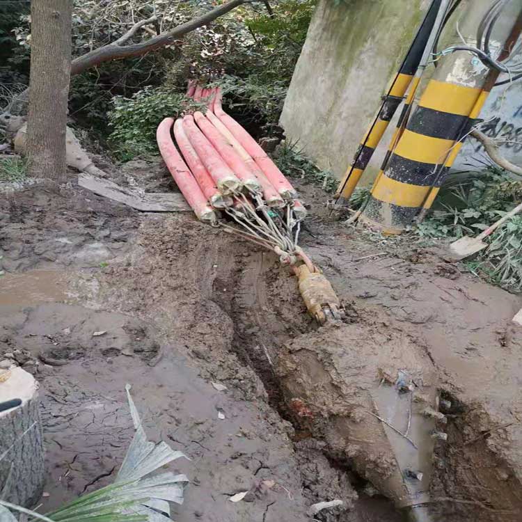 港闸拖拉管